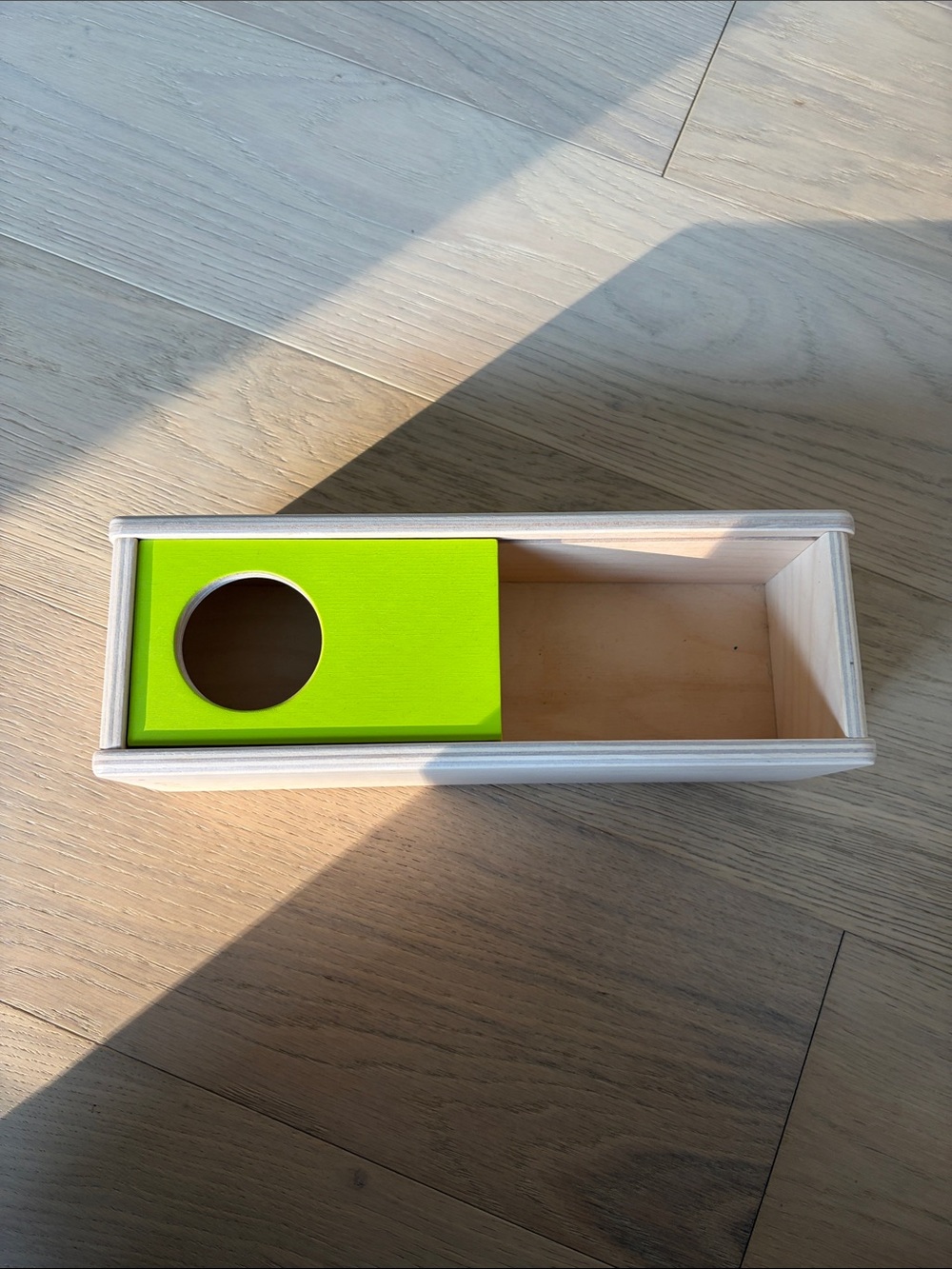 Lovevery Sliding Top Box with Ball, Montessori, The Thinker 11-12 months - Picture 2 of 2